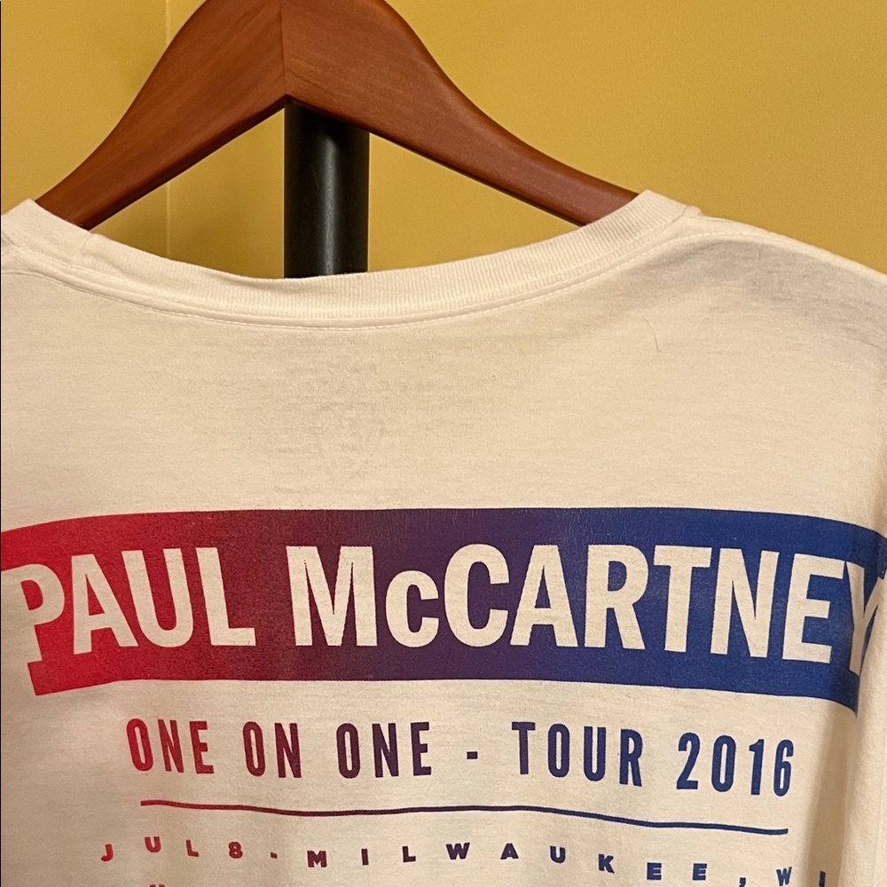 Paul McCartney Union Jack Graphic Tee - White with Red & Blue Print size medium - Picture 4 of 9